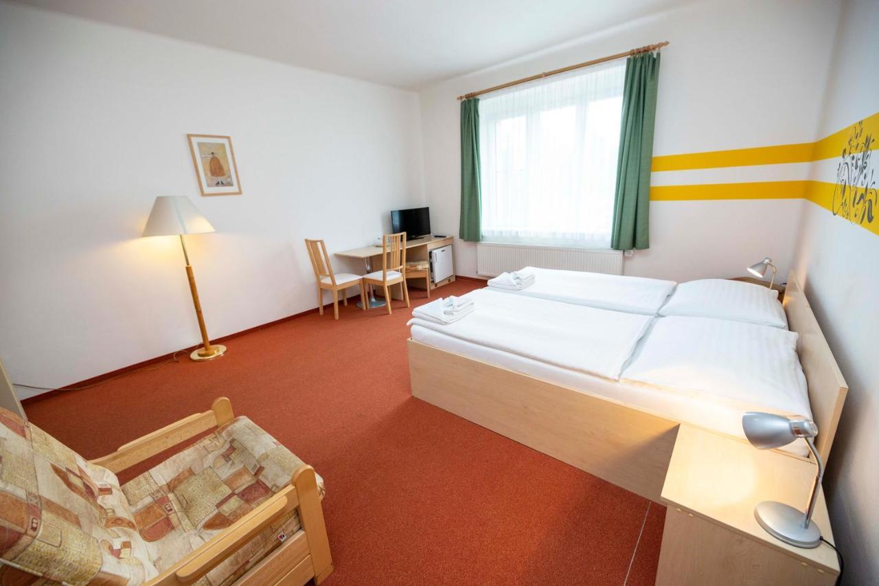 Pension Fontana Podebrady Ngoại thất bức ảnh